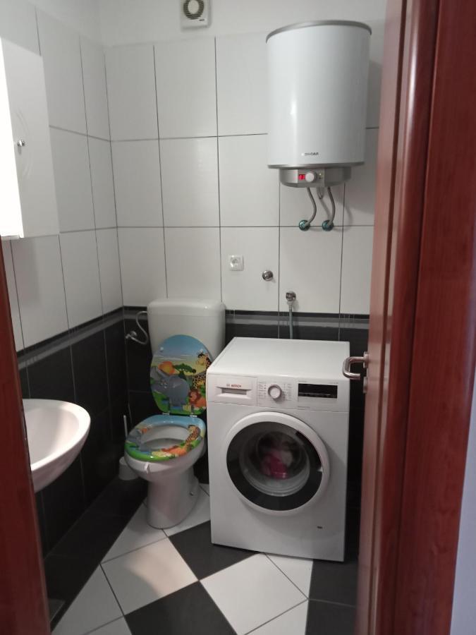 Apartman Mara Ловран Екстер'єр фото