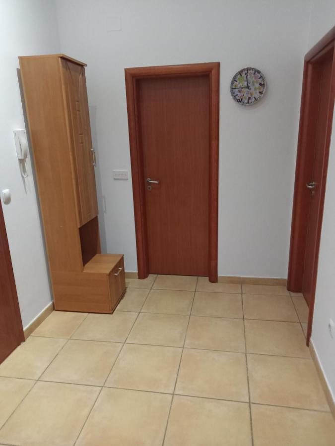 Apartman Mara Ловран Екстер'єр фото